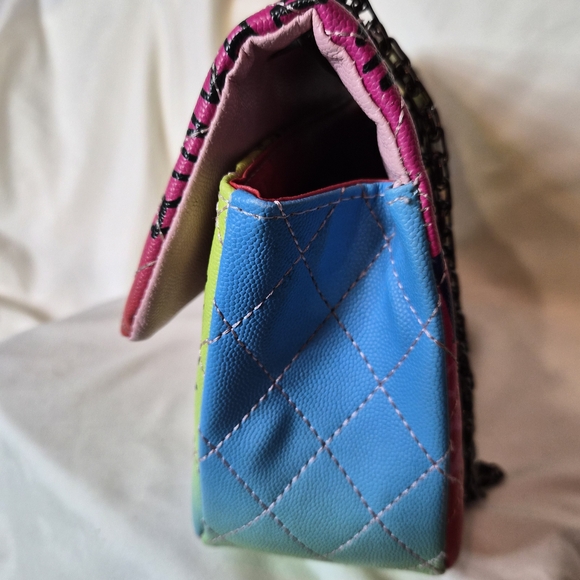 Colorful Graffiti Chain Strap Bag - Picture 5 of 8